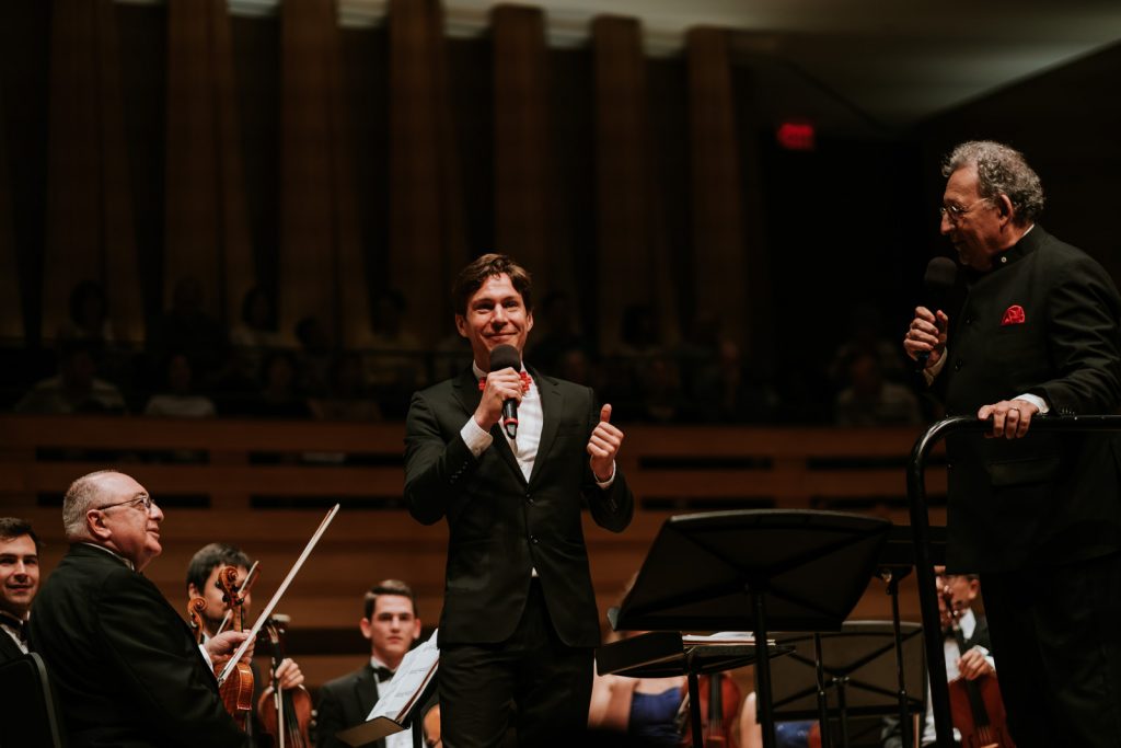 Maxime Goulet with the National Academy Orchestra of Canada and maestro Boris Brott, for the tasting concert of Symphonic Chocolates, during the Brott Music Festival and the Toronto Summer Music Festival, in Toronto, in 2017. Photo by Nadia Zheng